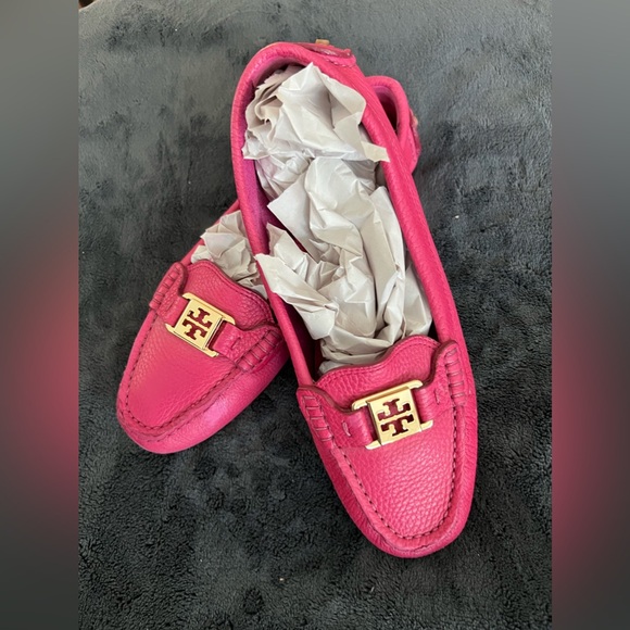 Authentic- Tory Burch dark pink flat comfortable shoes - Picture 9 of 15